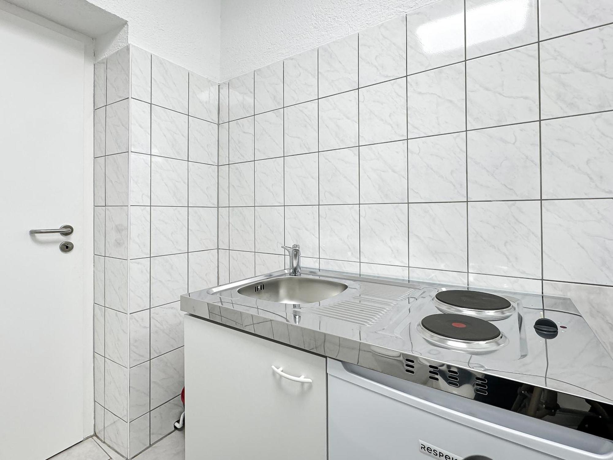 2 Zimmer Apartment Fuer 6 P, 15 Min Zum Flughafen Esslingen am Neckar Esterno foto