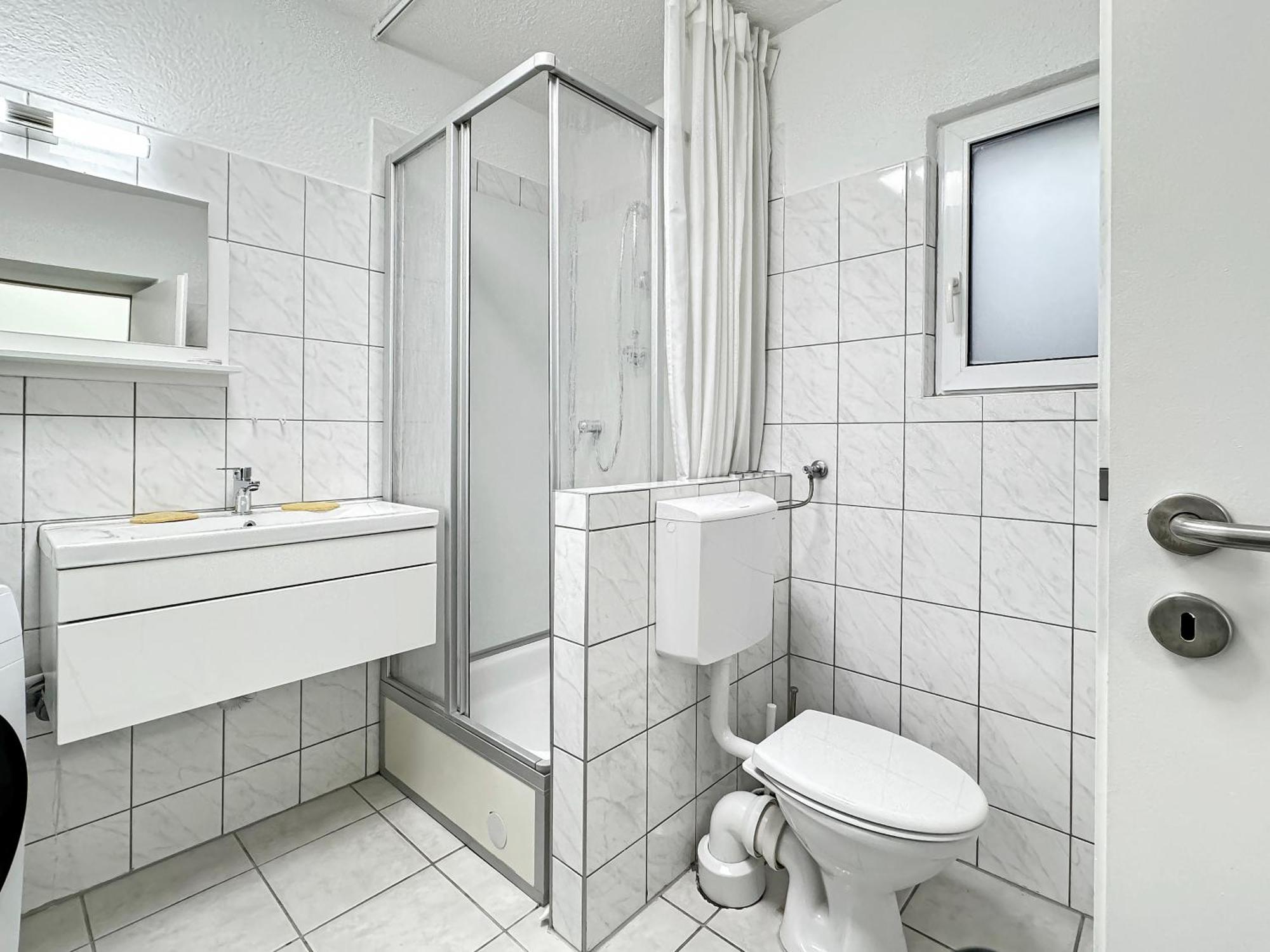 2 Zimmer Apartment Fuer 6 P, 15 Min Zum Flughafen Esslingen am Neckar Esterno foto