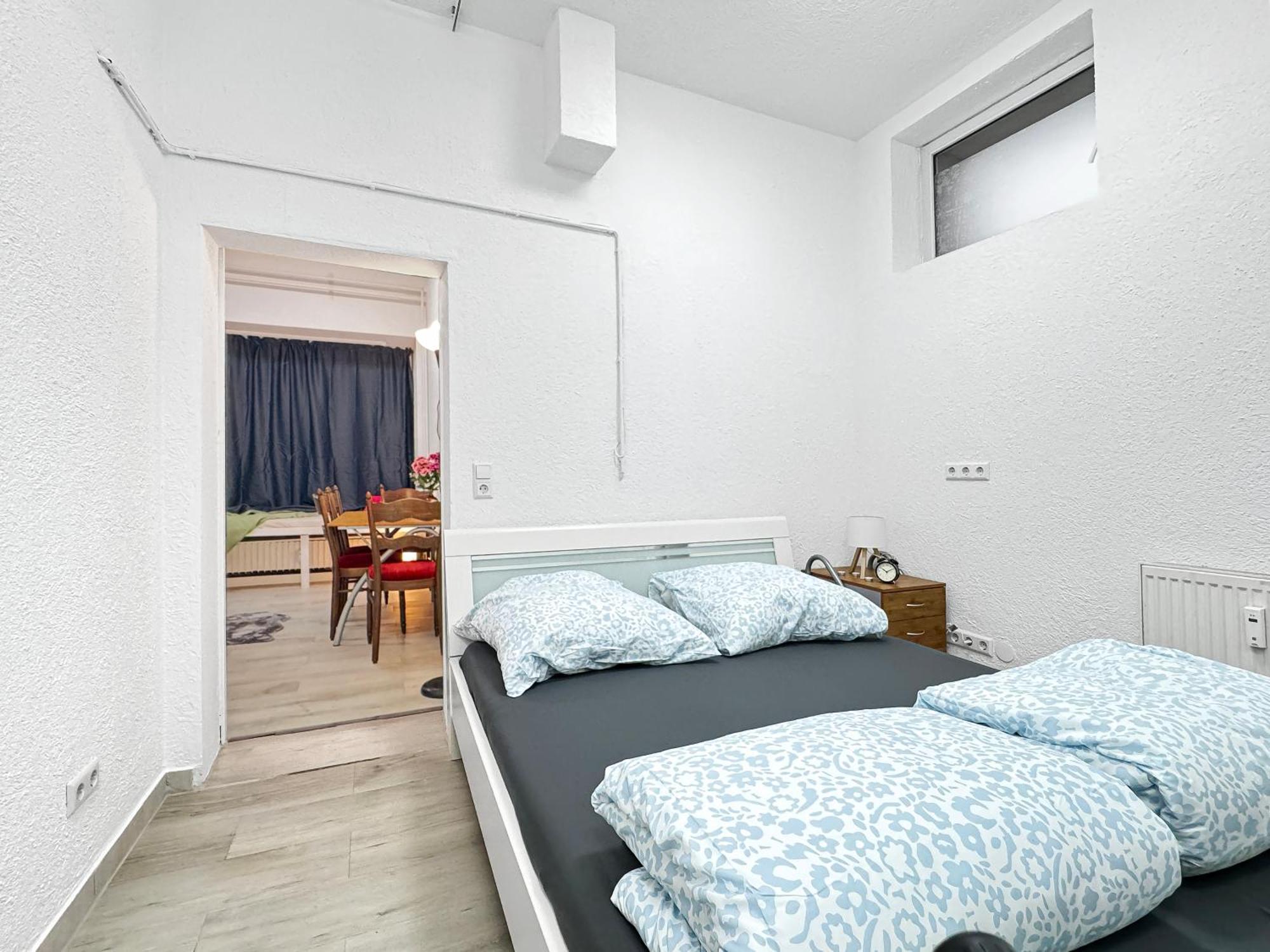 2 Zimmer Apartment Fuer 6 P, 15 Min Zum Flughafen Esslingen am Neckar Esterno foto